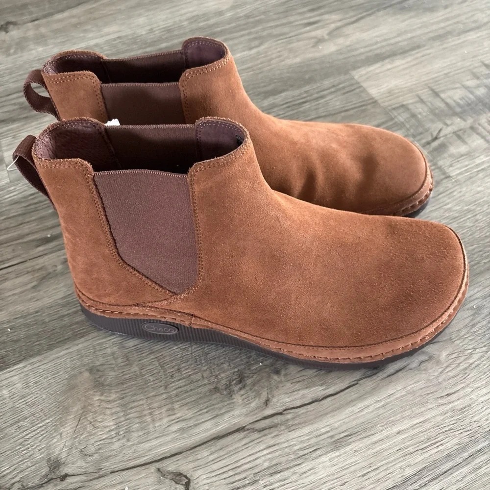 Chaco Mens Size 9 Paonia Cinnamon Brown Suede Chelsea Boots Shoes NEW